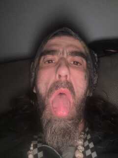 Marginal tattoo artist, devoted Shagger - Toronto - Canada